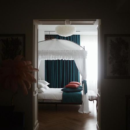Mola Mola Apart Hotel リヴィウ エクステリア 写真