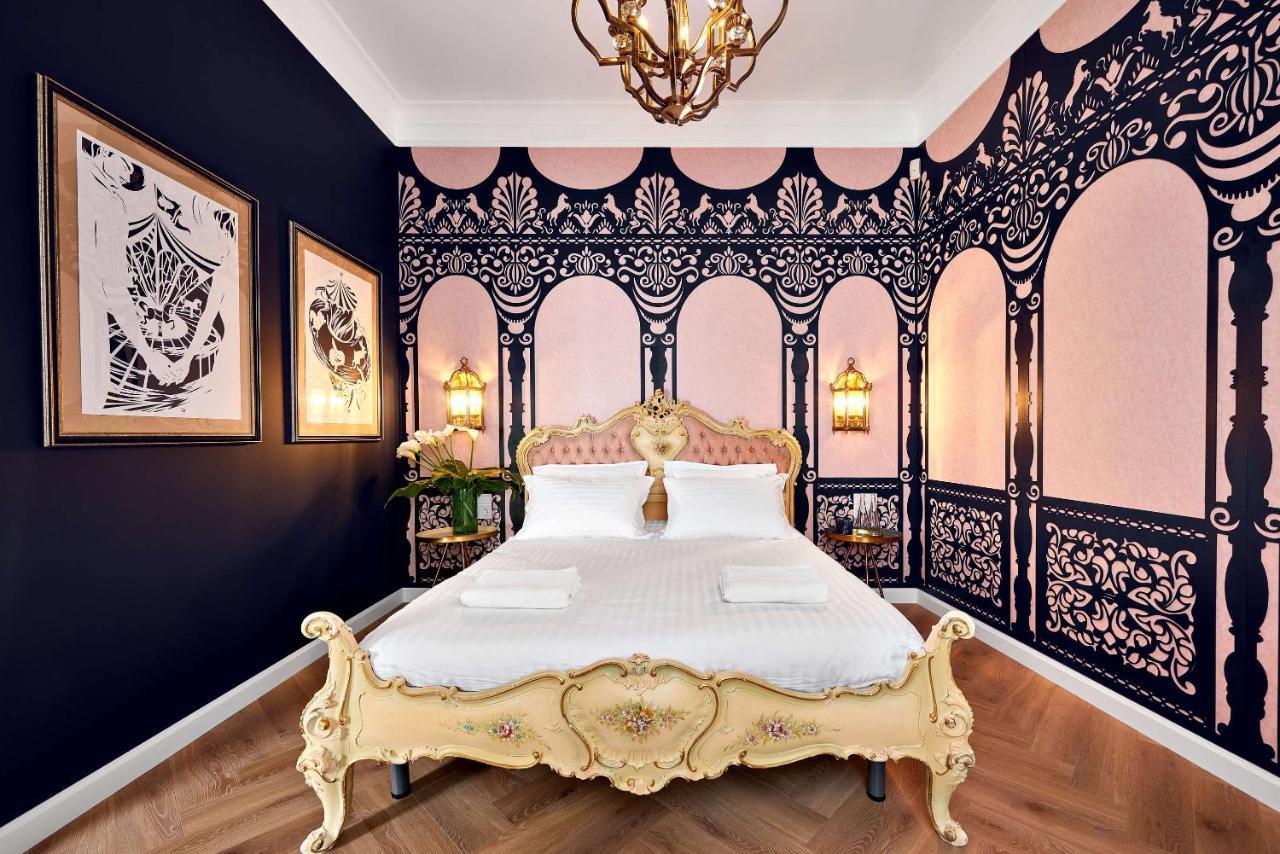 Mola Mola Apart Hotel リヴィウ エクステリア 写真